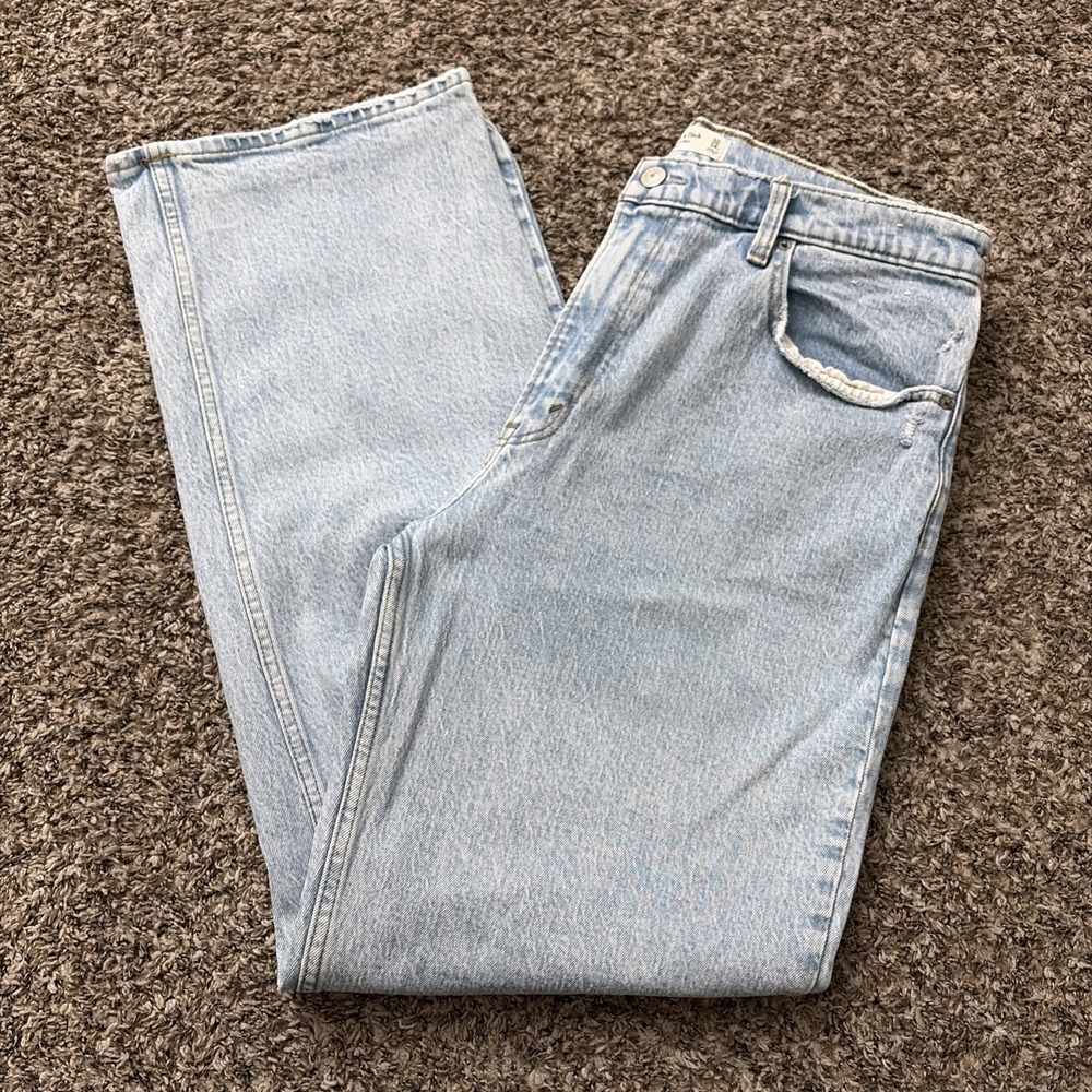 Abercrombie & Fitch The 90s Relaxed Jean High Rise Light Wash Denim Size 32 14R